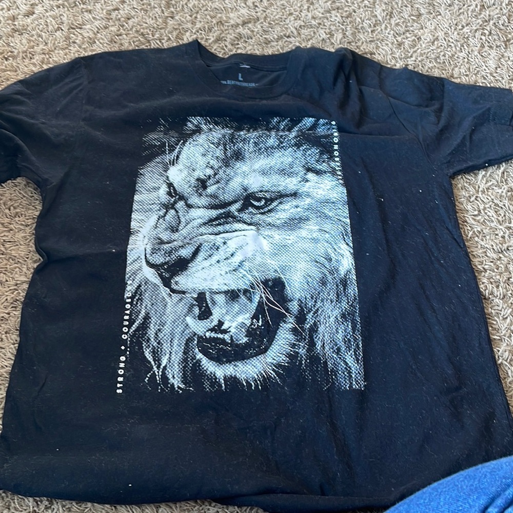 Beacon Threads unisex tee. Large